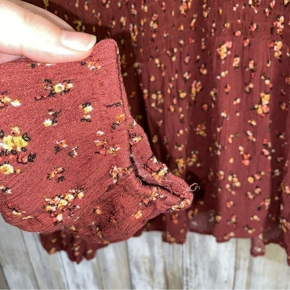 Jodifl Make This Moment Red Floral Blouse - Picture 4 of 6